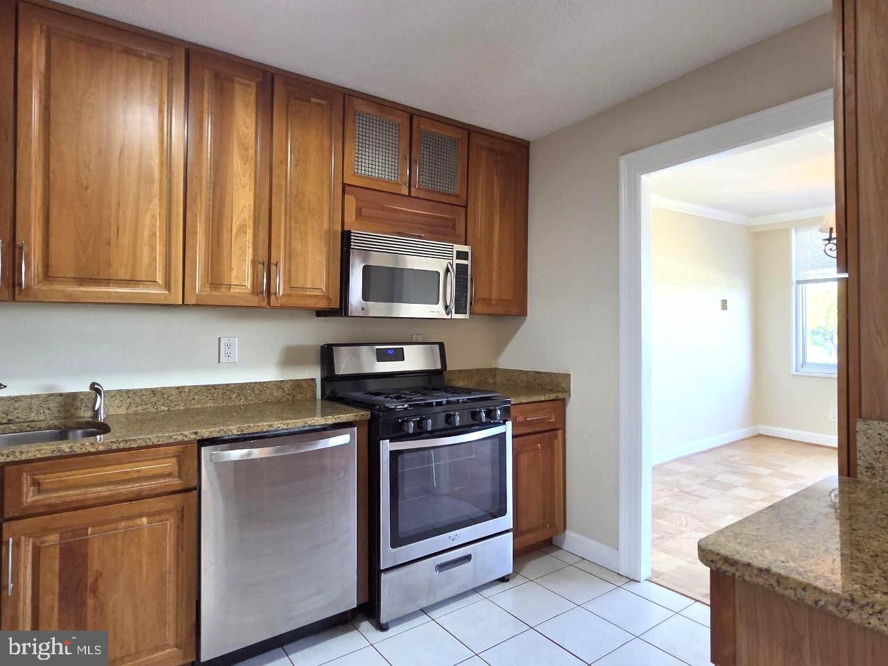 11801 Rockville Pike #814 Property Photo 3
