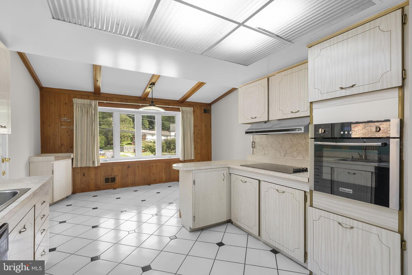 820 Lamberton Dr Property Photo 10