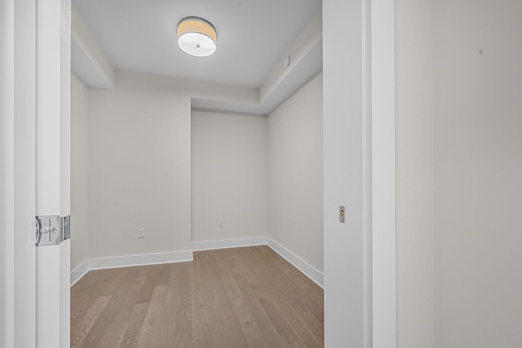 4960 Fairmont Ave #603 Property Photo 16