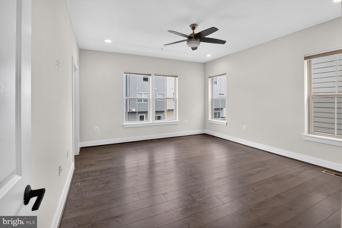 930 Crown Park Ave Property Photo 17