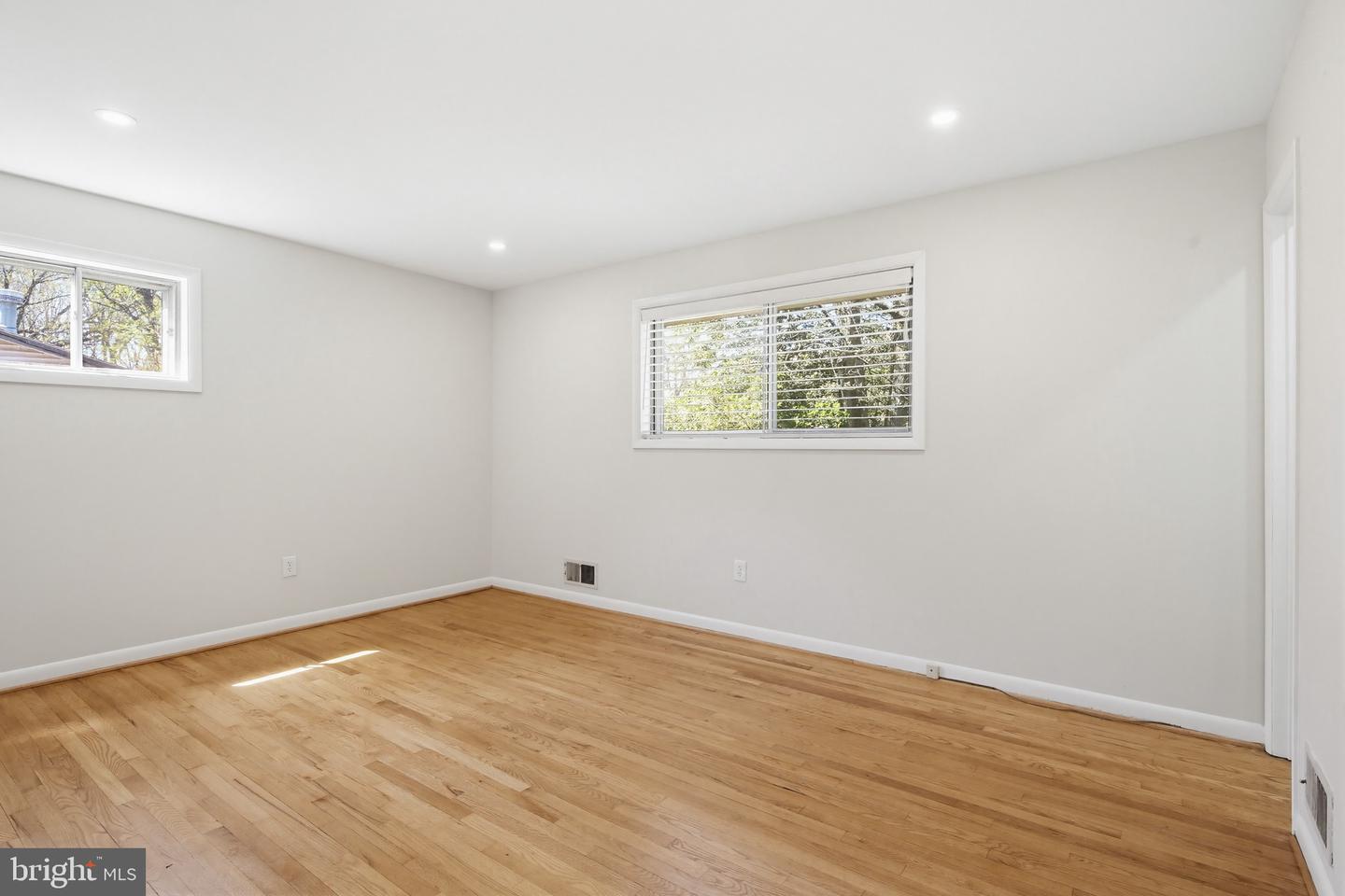9717 Hedin Dr Property Photo 25