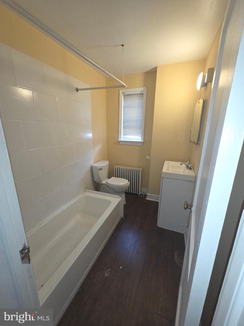 9863 Main St #3 Property Photo 9