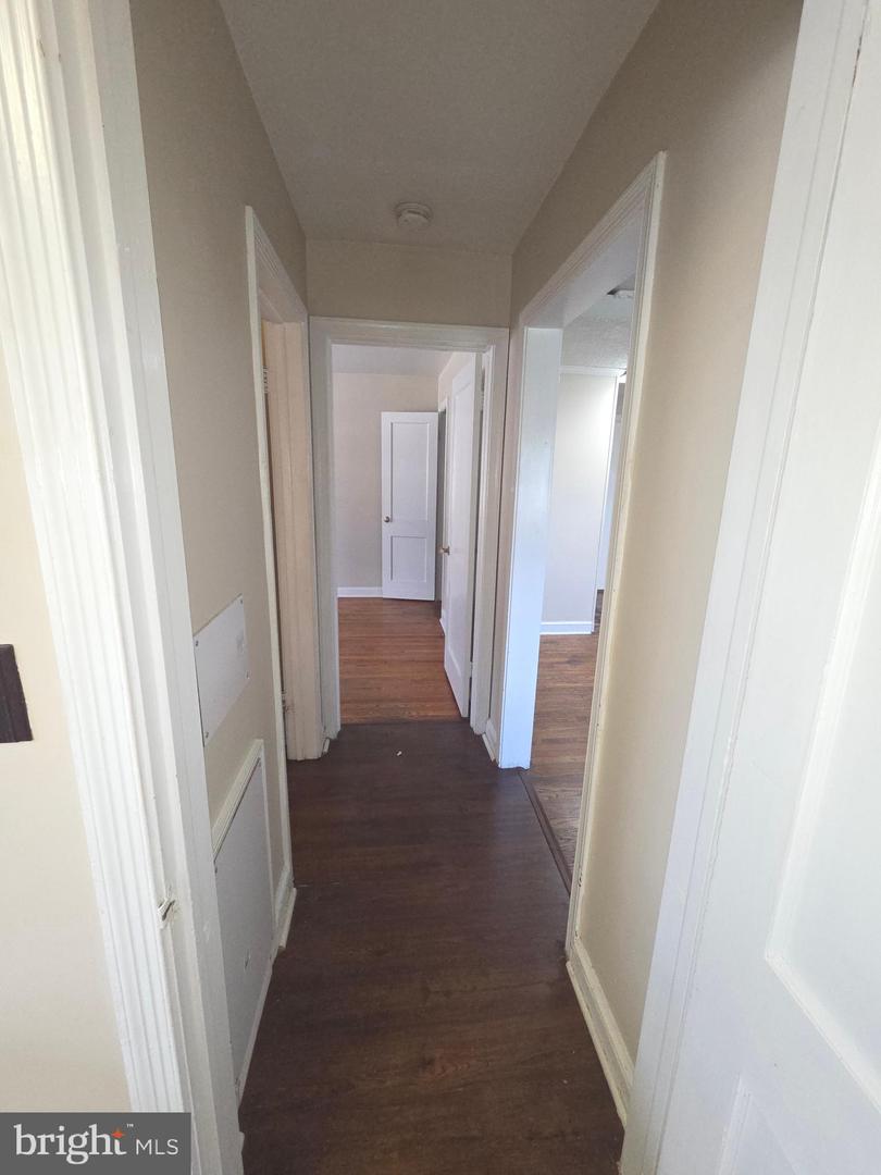 9863 Main St #3 Property Photo 13