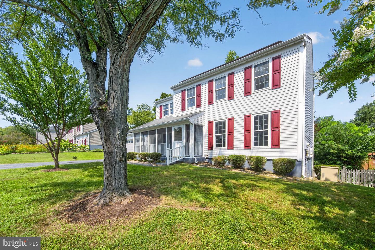 1608 Mithering Ln Property Photo 3