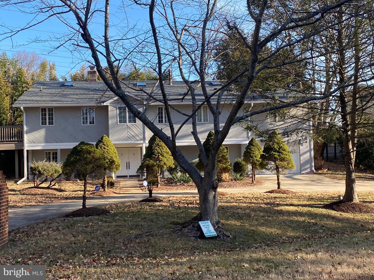 9917 Betteker Ln Property Photo 3