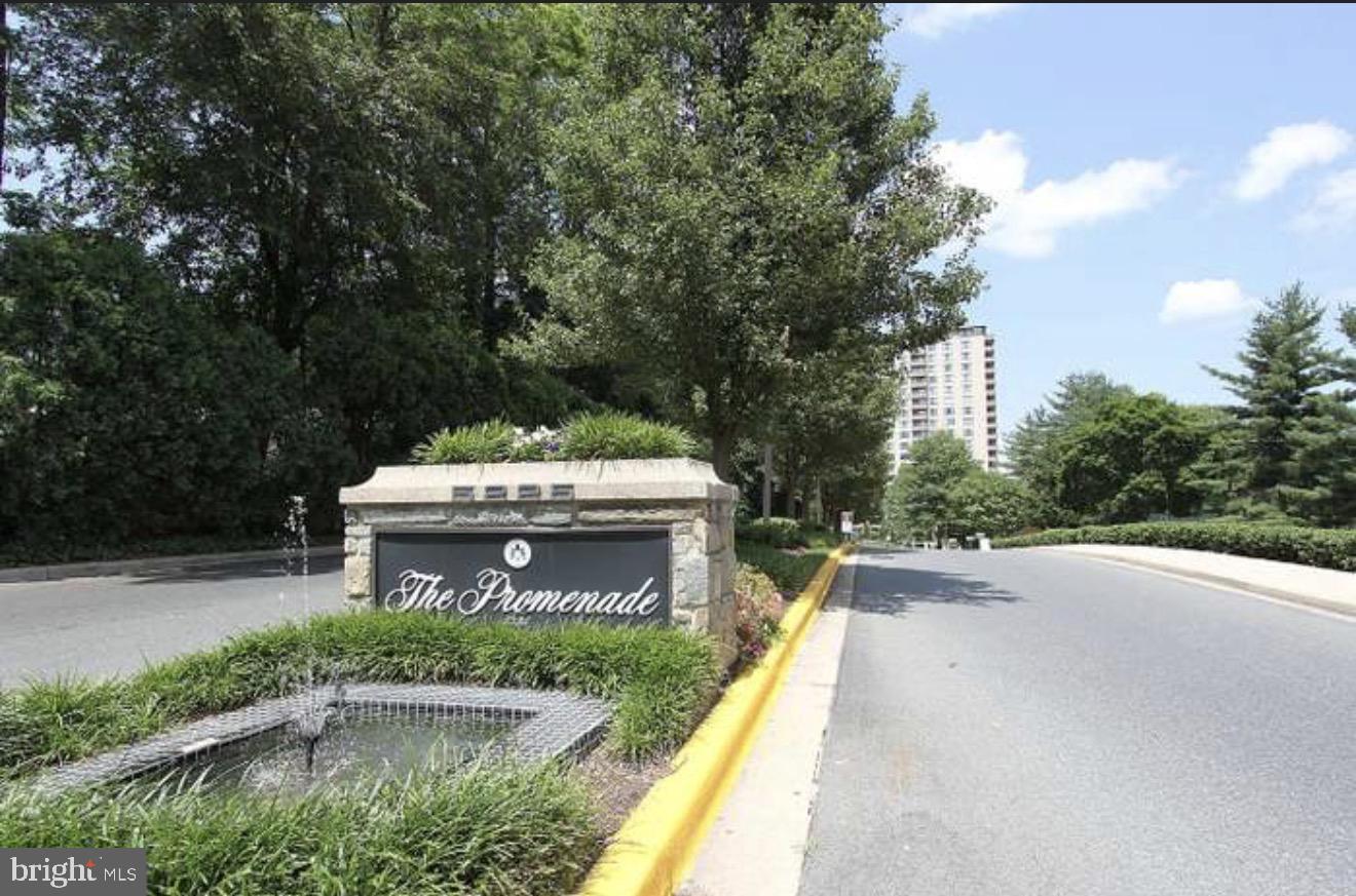 5225 POOKS HILL RD #620/622S Property Photo 1
