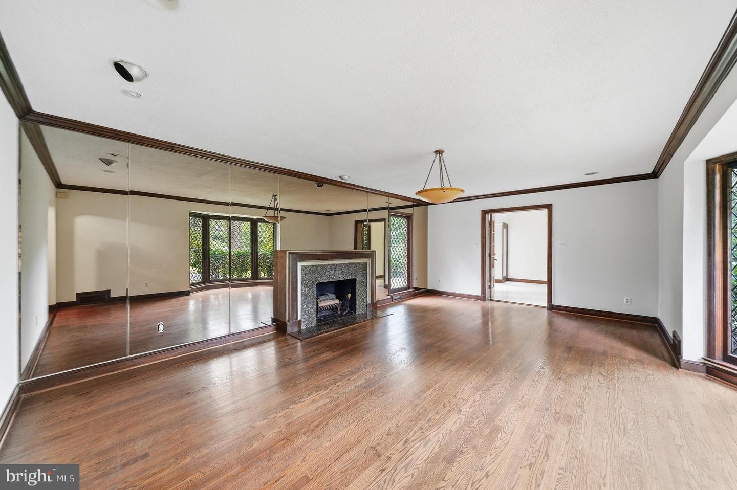 10601 Sweetbriar Pkwy Property Photo 15