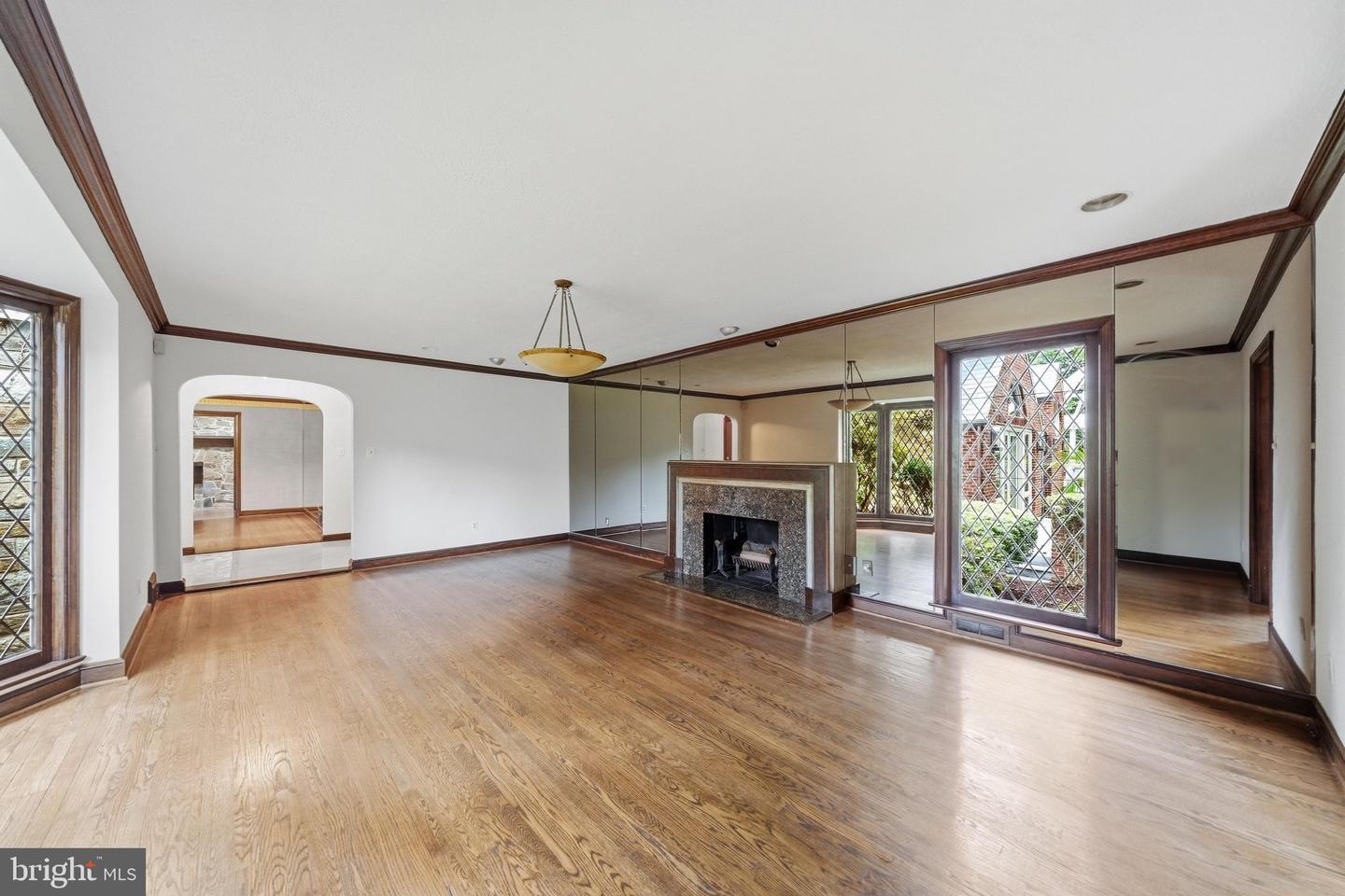 10601 Sweetbriar Pkwy Property Photo 16