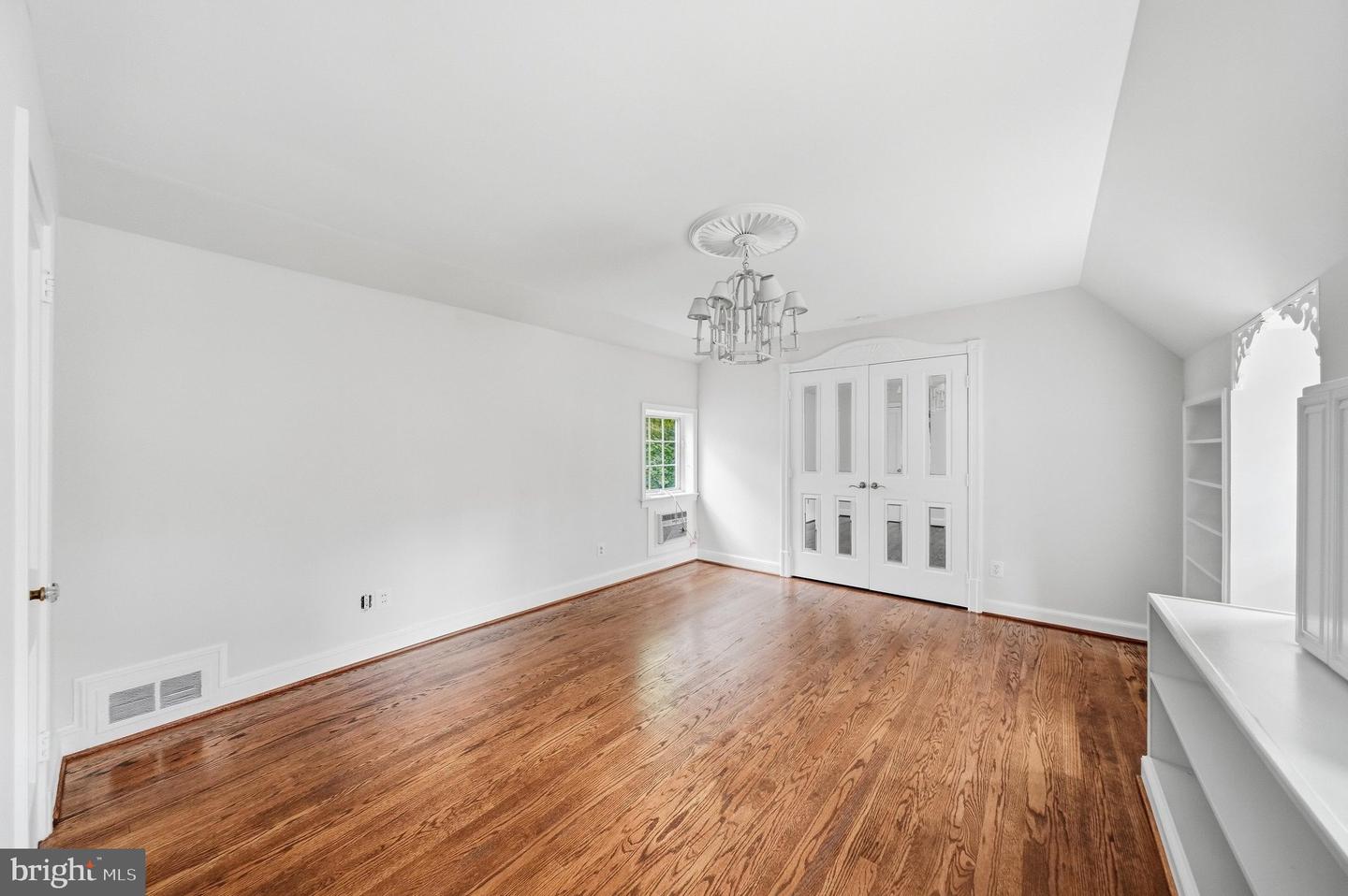 10601 Sweetbriar Pkwy Property Photo 34