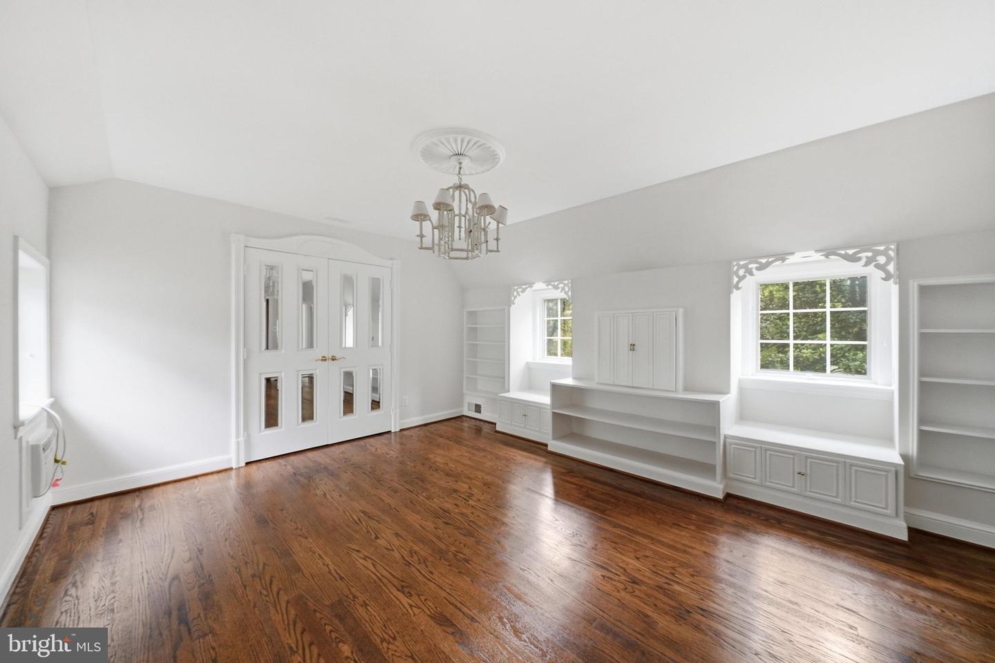 10601 Sweetbriar Pkwy Property Photo 35