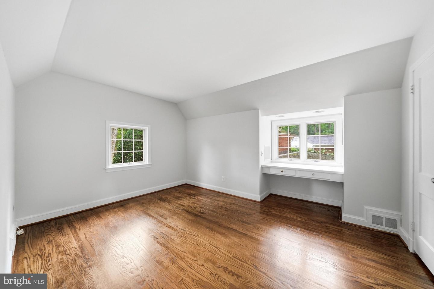 10601 Sweetbriar Pkwy Property Photo 37