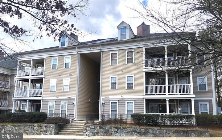 18003 Cloppers Mill Ter #15-i Property Photo 1