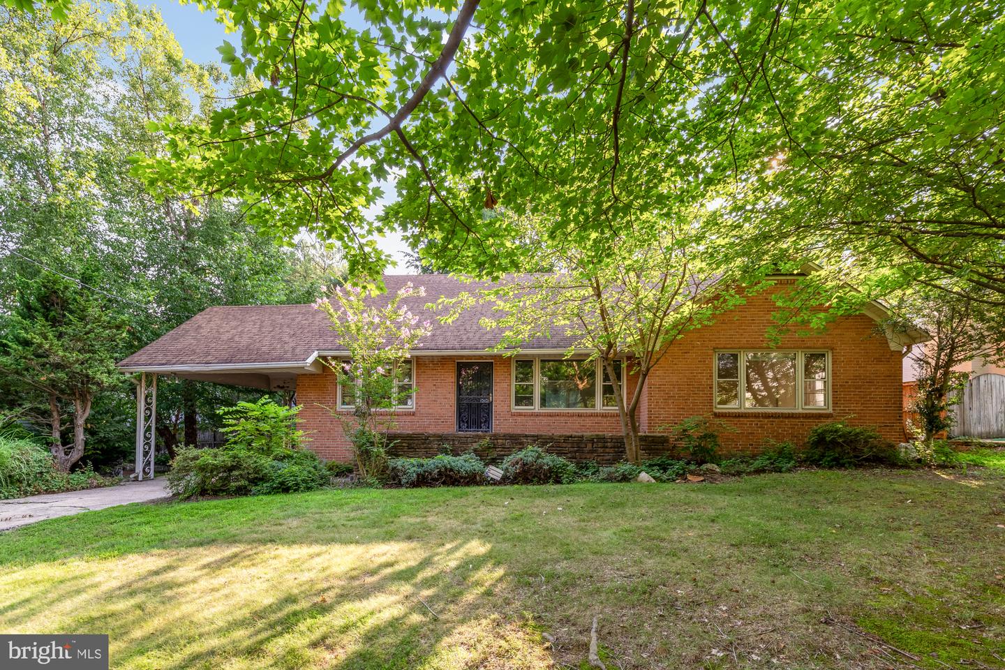 5611 Belmont Ave Property Photo 1