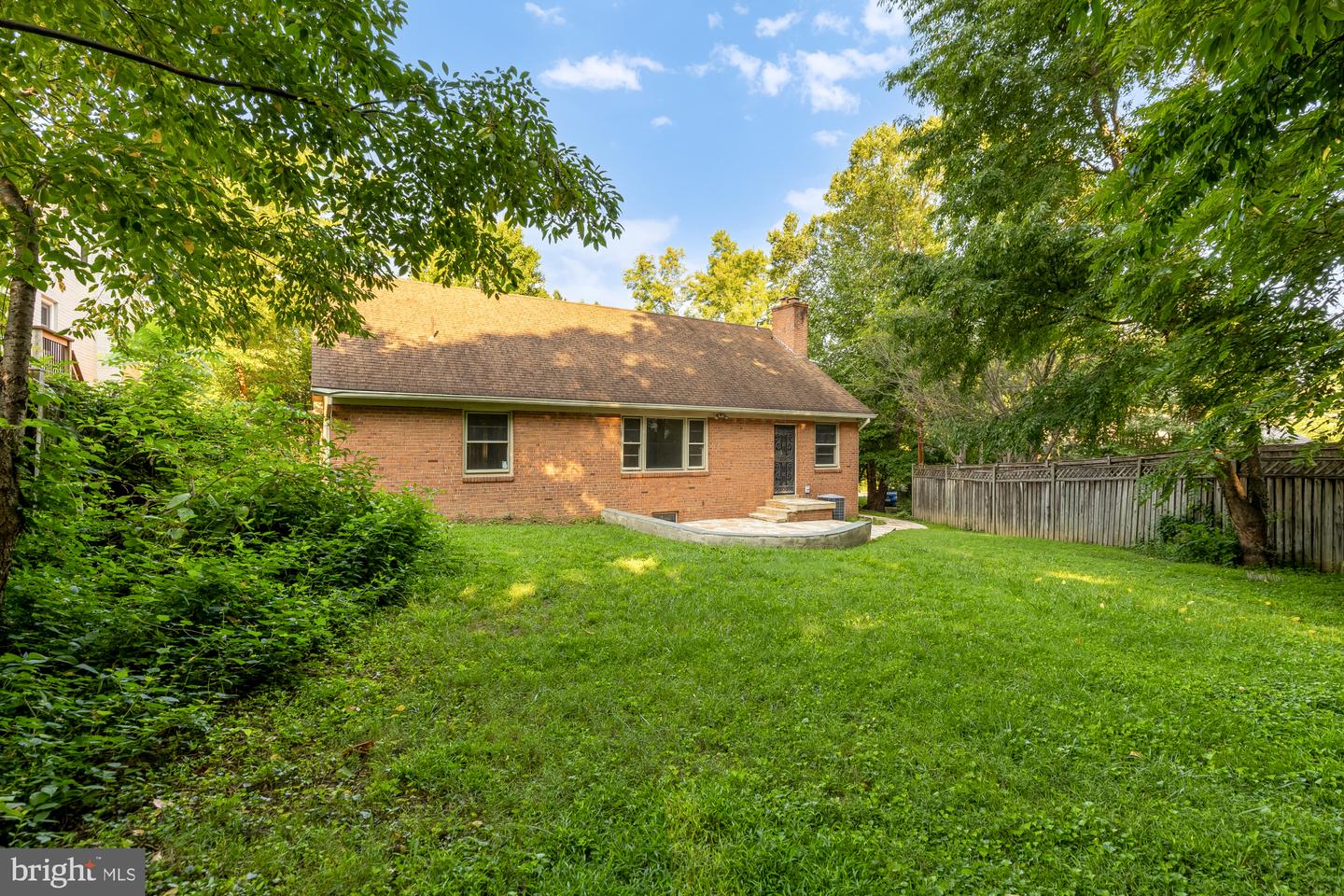 5611 Belmont Ave Property Photo 4