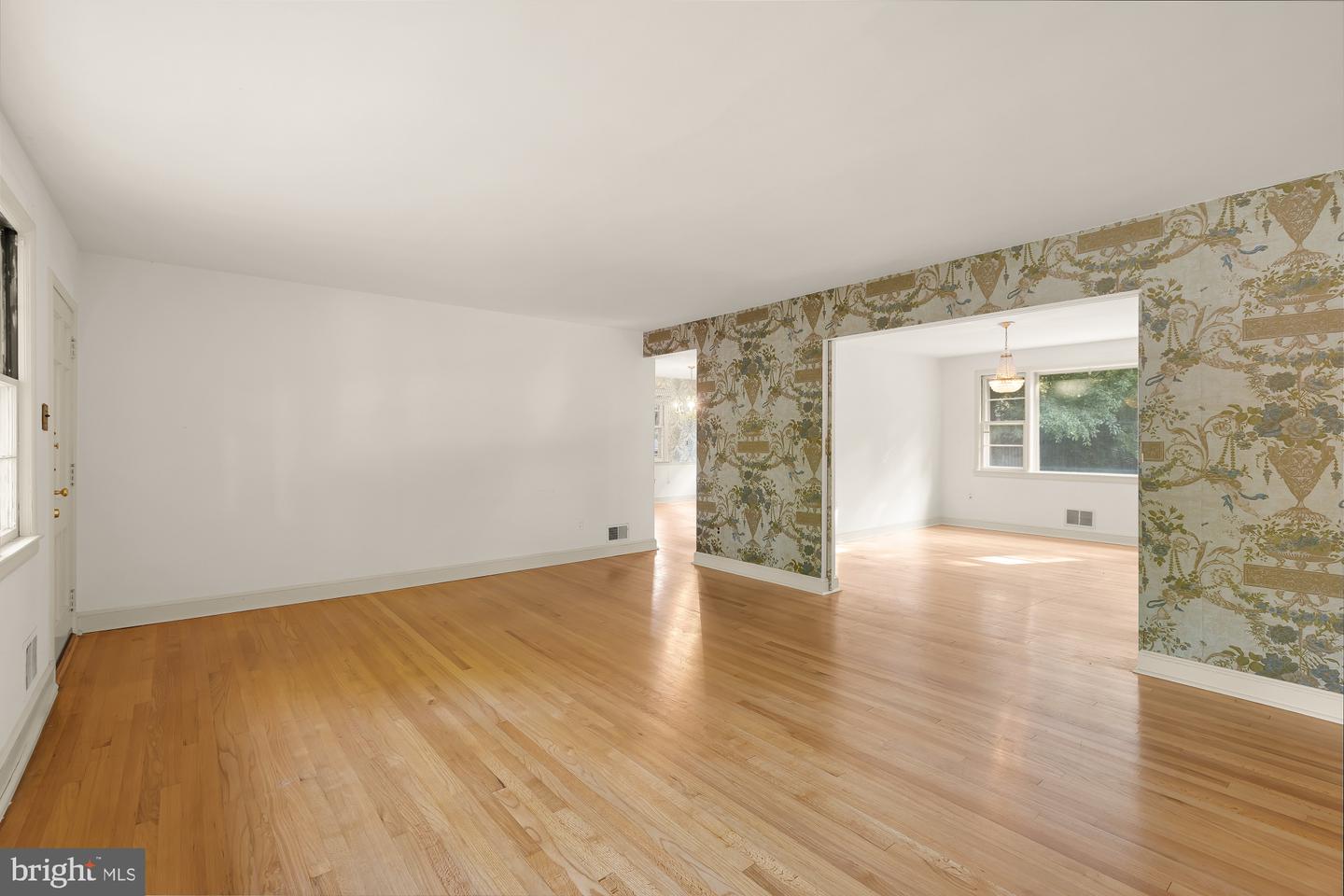 5611 Belmont Ave Property Photo 9