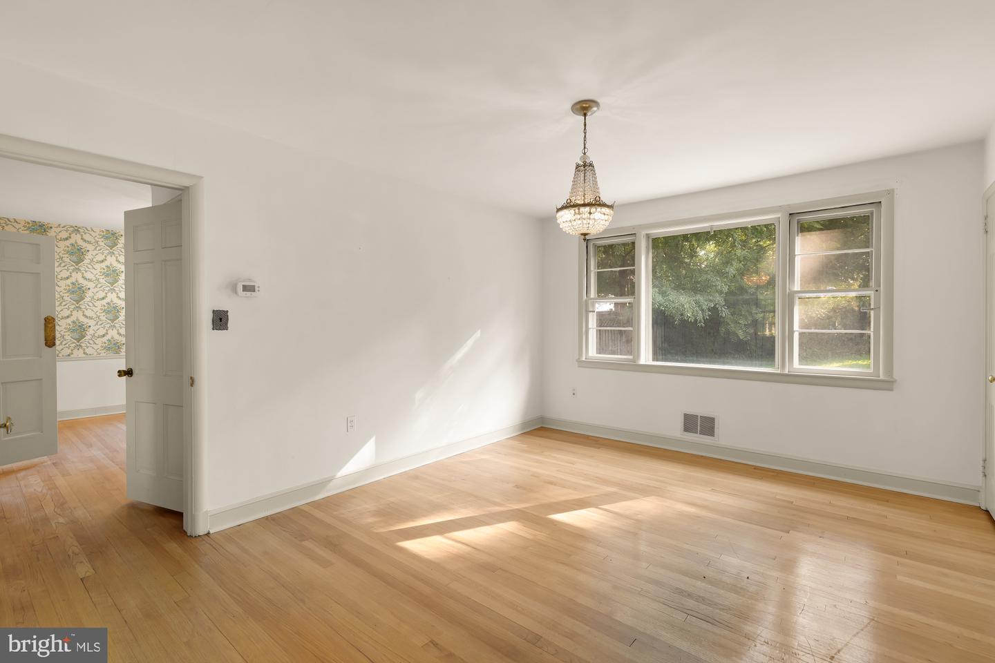 5611 Belmont Ave Property Photo 10