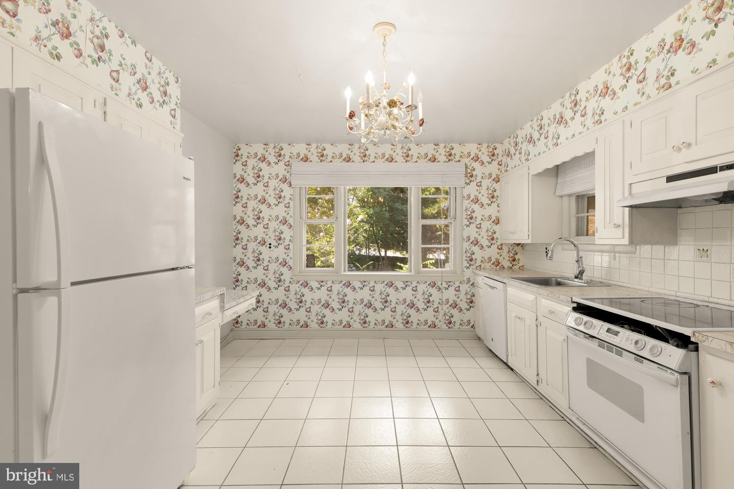 5611 Belmont Ave Property Photo 14