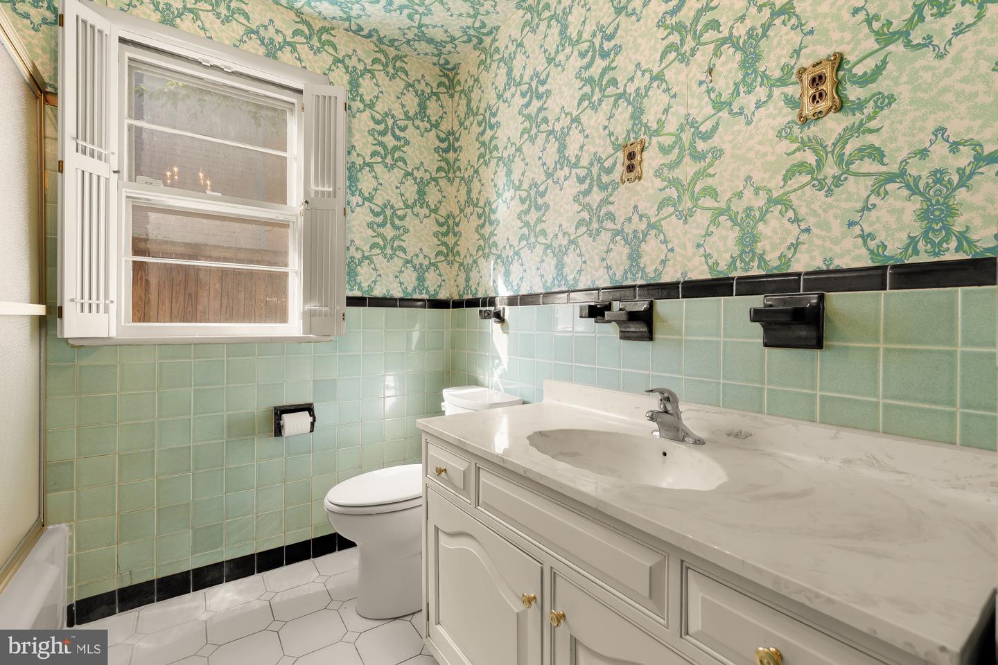 5611 Belmont Ave Property Photo 16