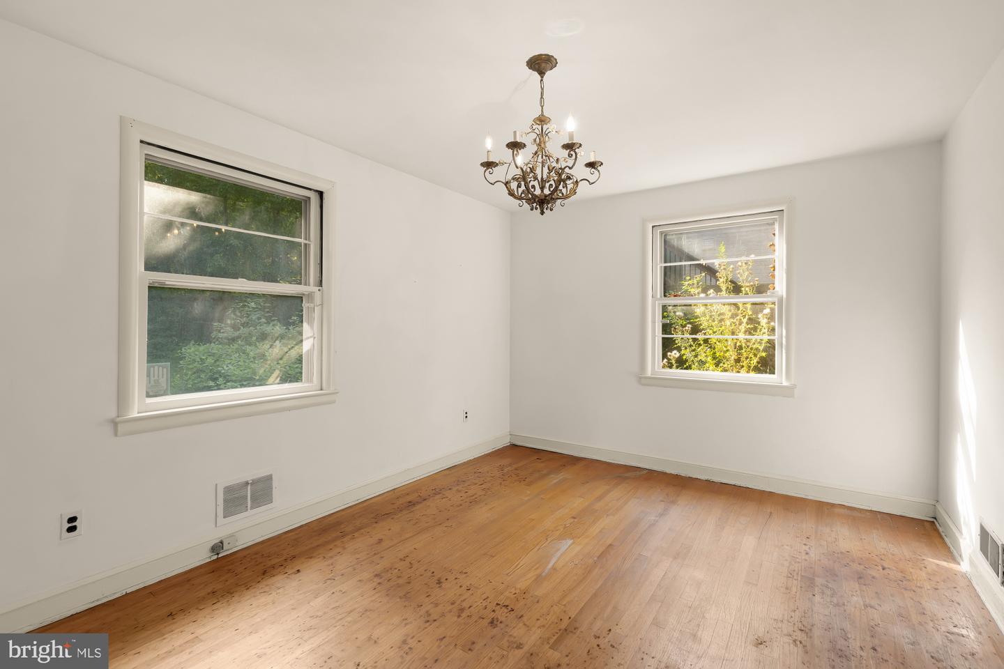 5611 Belmont Ave Property Photo 17