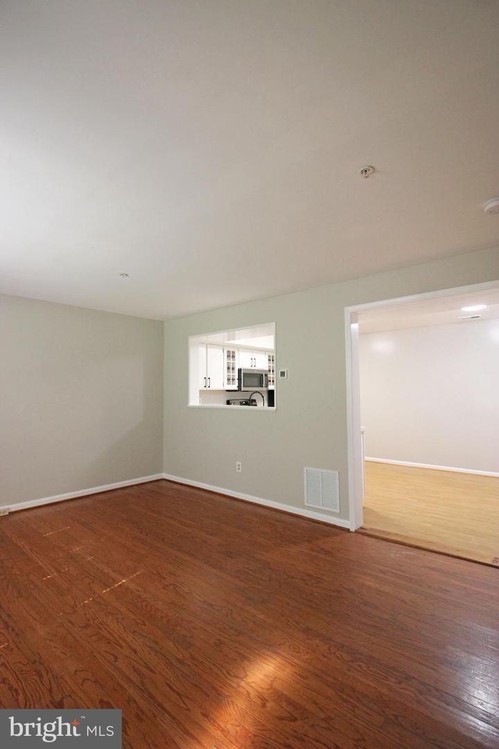 7939 Otter Cove Ct Property Photo 3