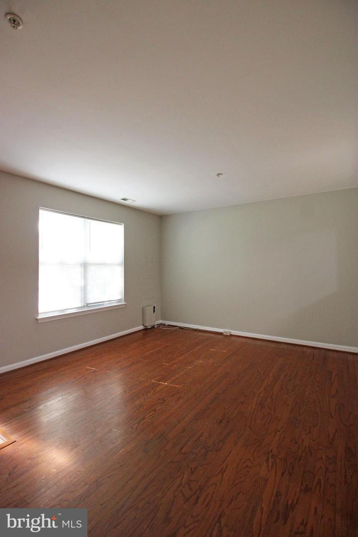 7939 Otter Cove Ct Property Photo 4