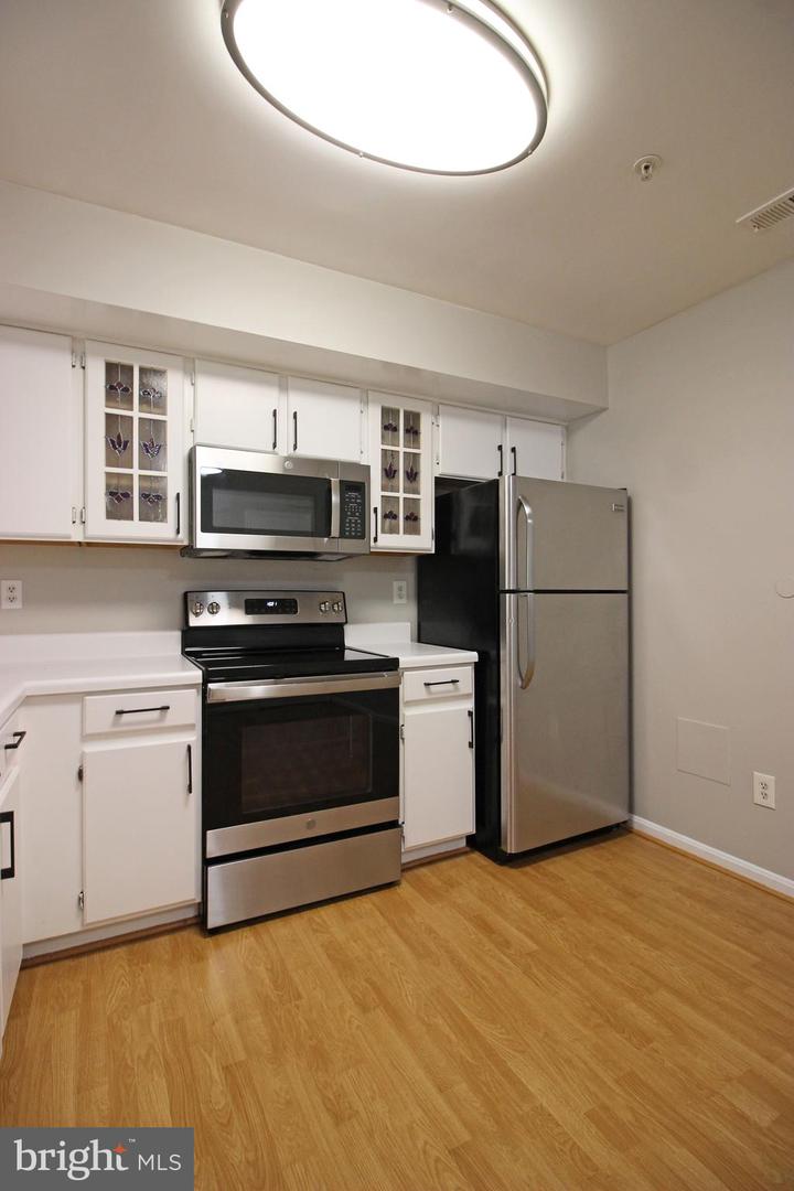 7939 Otter Cove Ct Property Photo 7