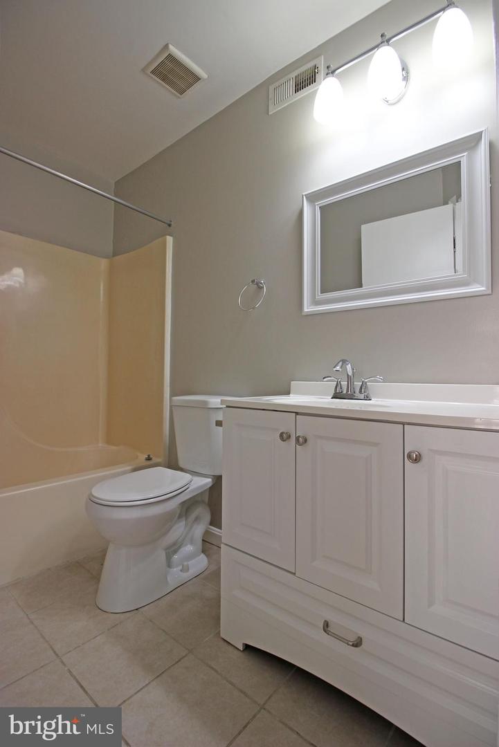 7939 Otter Cove Ct Property Photo 14