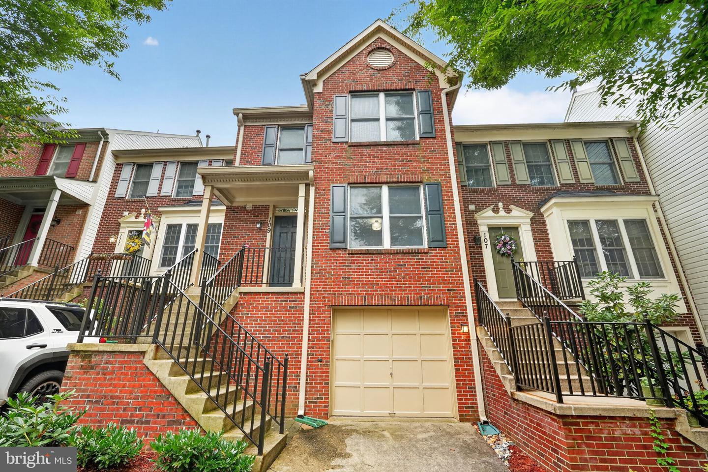 109 SWARTHMORE AVE Property Photo 1