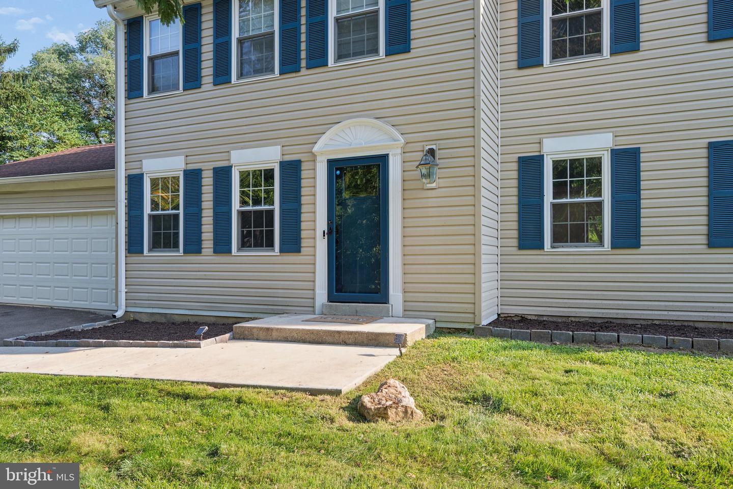 4201 E Gelding Ln Property Photo 2