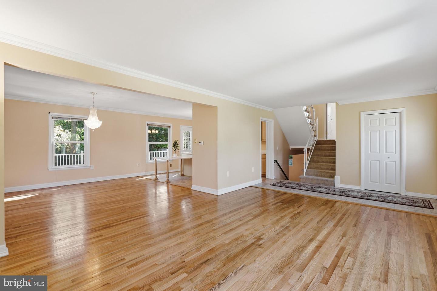 9905 Marquette Dr Property Photo 3