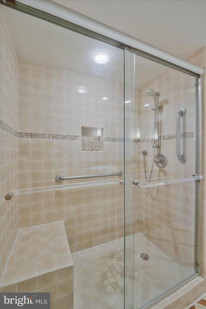 4550 N Park Ave #812 Property Photo 28