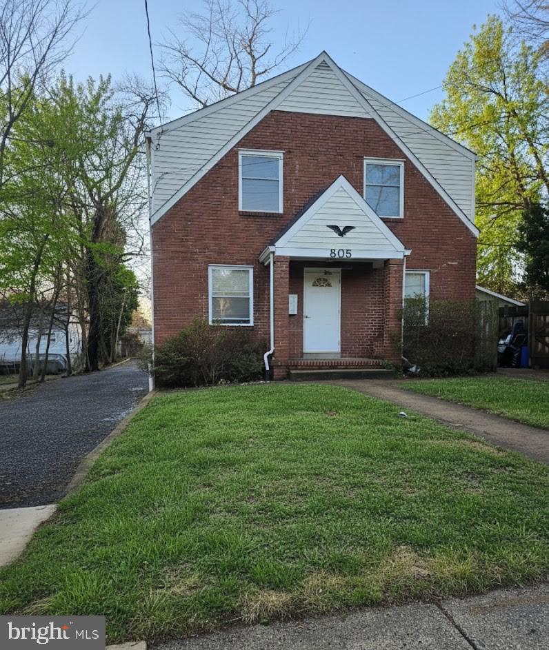 805 HOUSTON AVE Property Photo 1