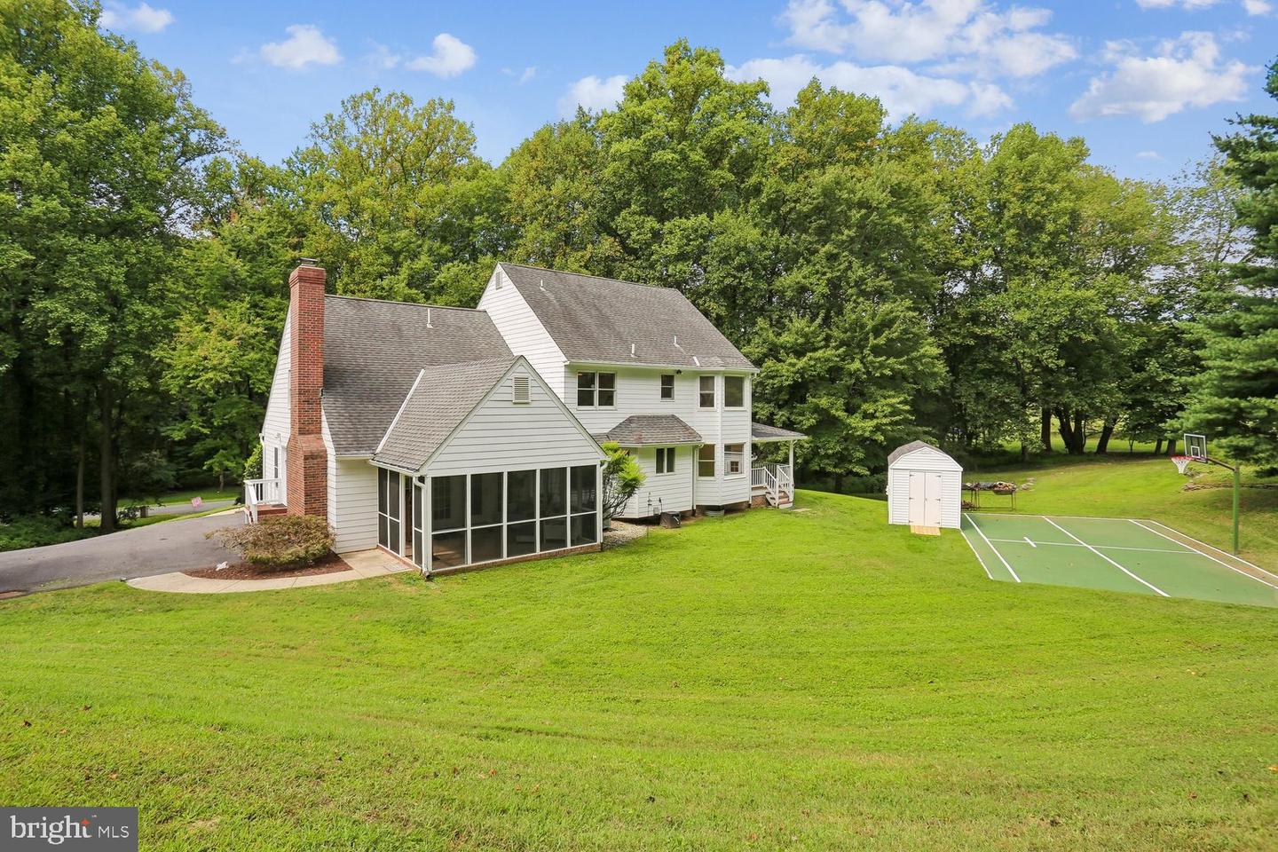 17034 Barn Ridge Dr Property Photo 4