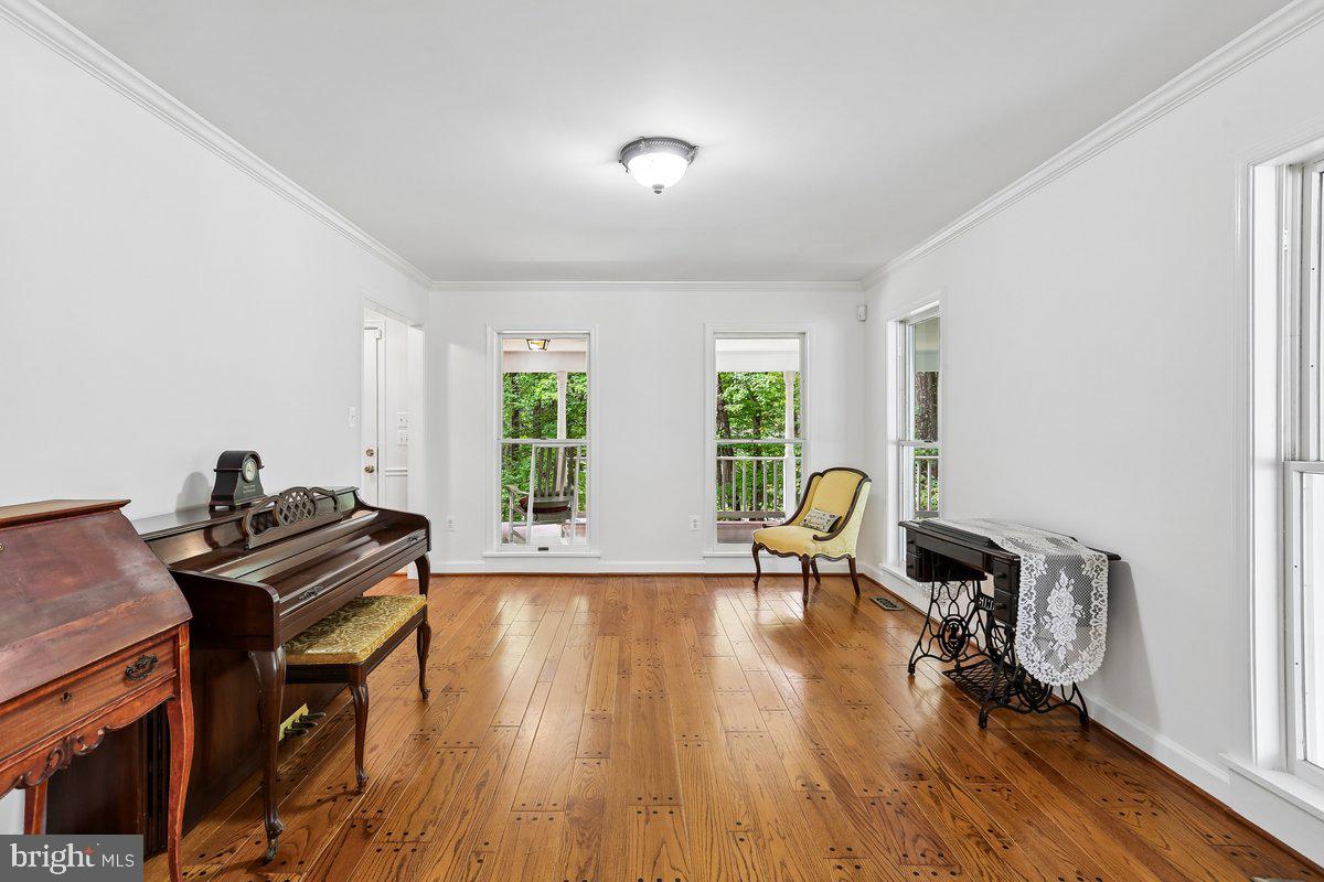 17034 Barn Ridge Dr Property Photo 8