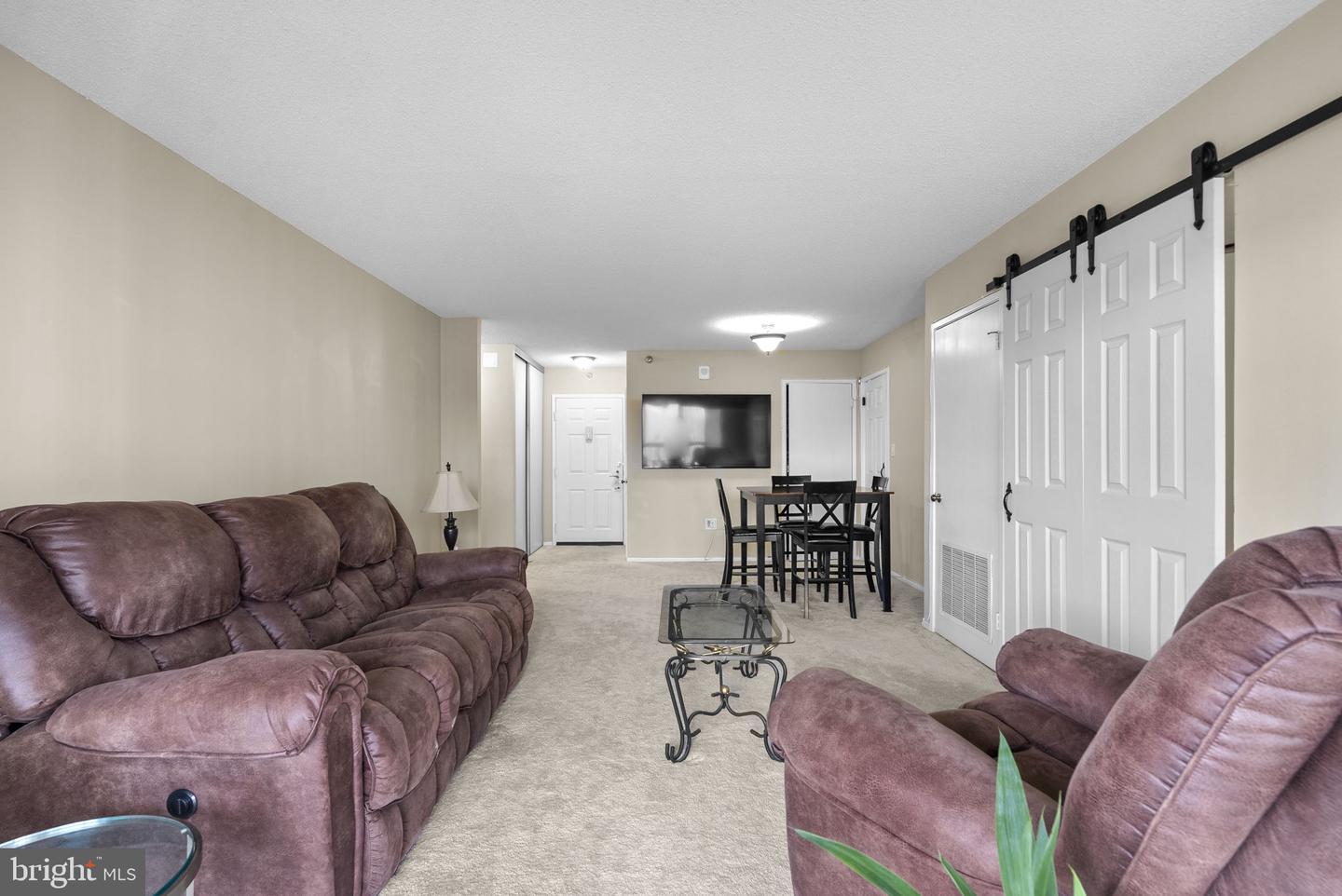 15101 Interlachen Dr #1-705 Property Photo 4