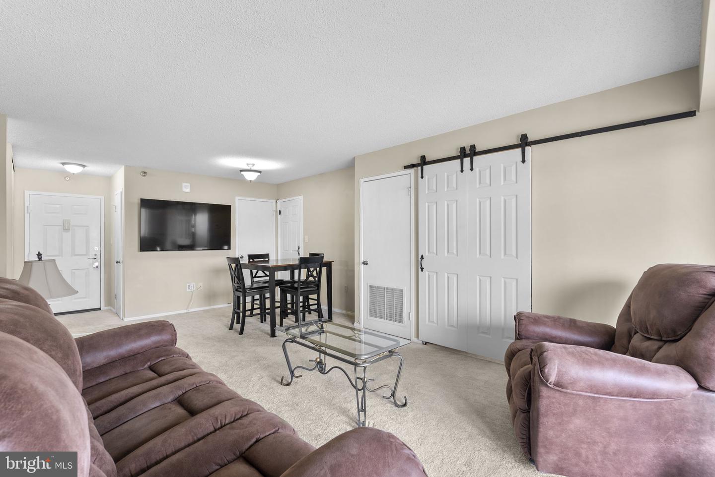15101 Interlachen Dr #1-705 Property Photo 5