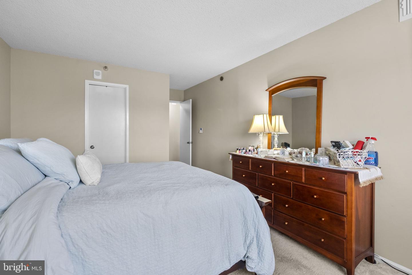 15101 Interlachen Dr #1-705 Property Photo 10