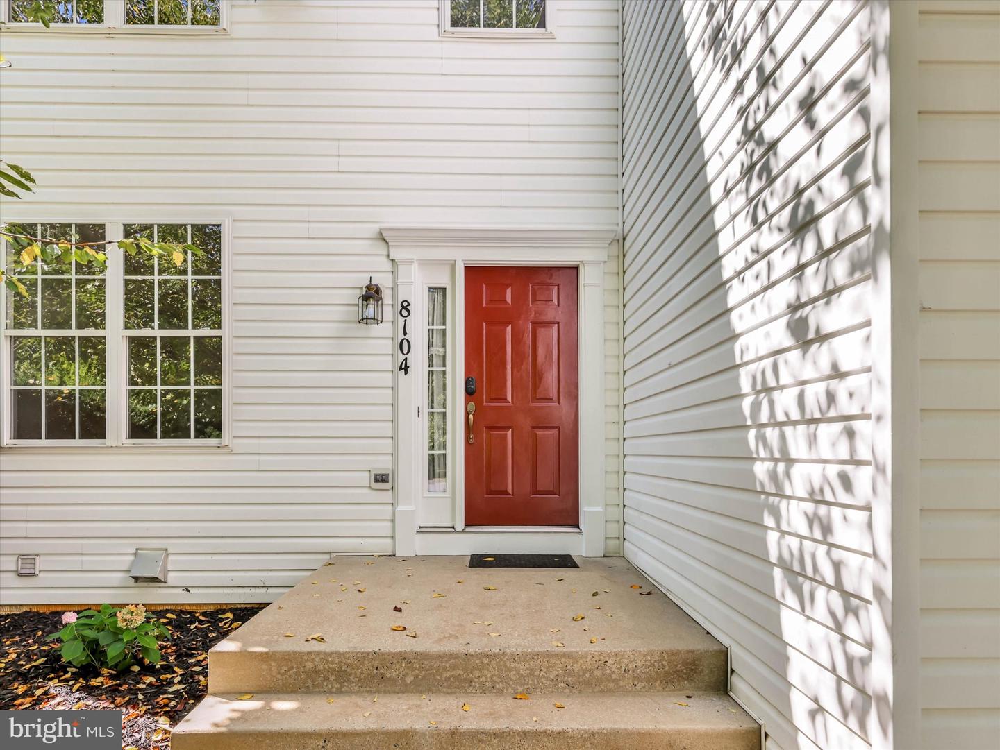 8104 Pepper Ridge Way Property Photo 3