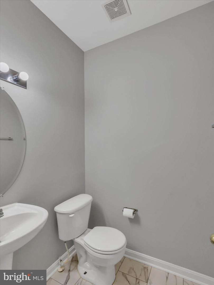 8104 Pepper Ridge Way Property Photo 21