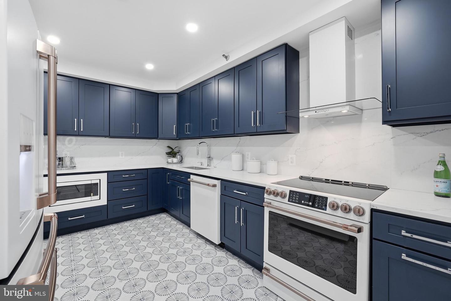 4550 N Park Ave #807 Property Photo 8