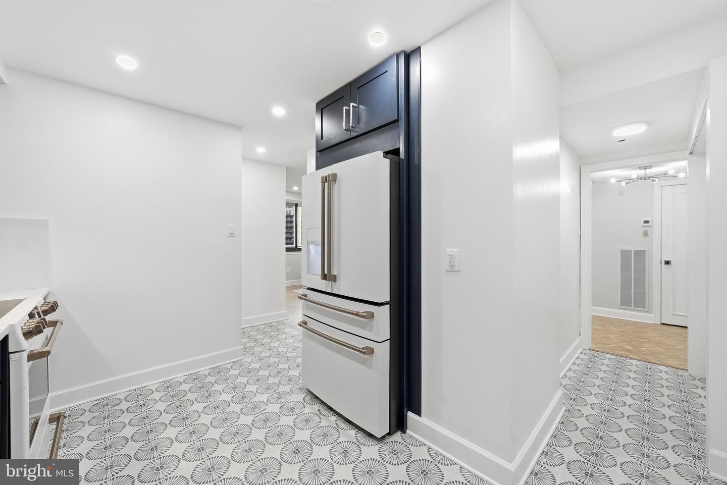 4550 N Park Ave #807 Property Photo 11