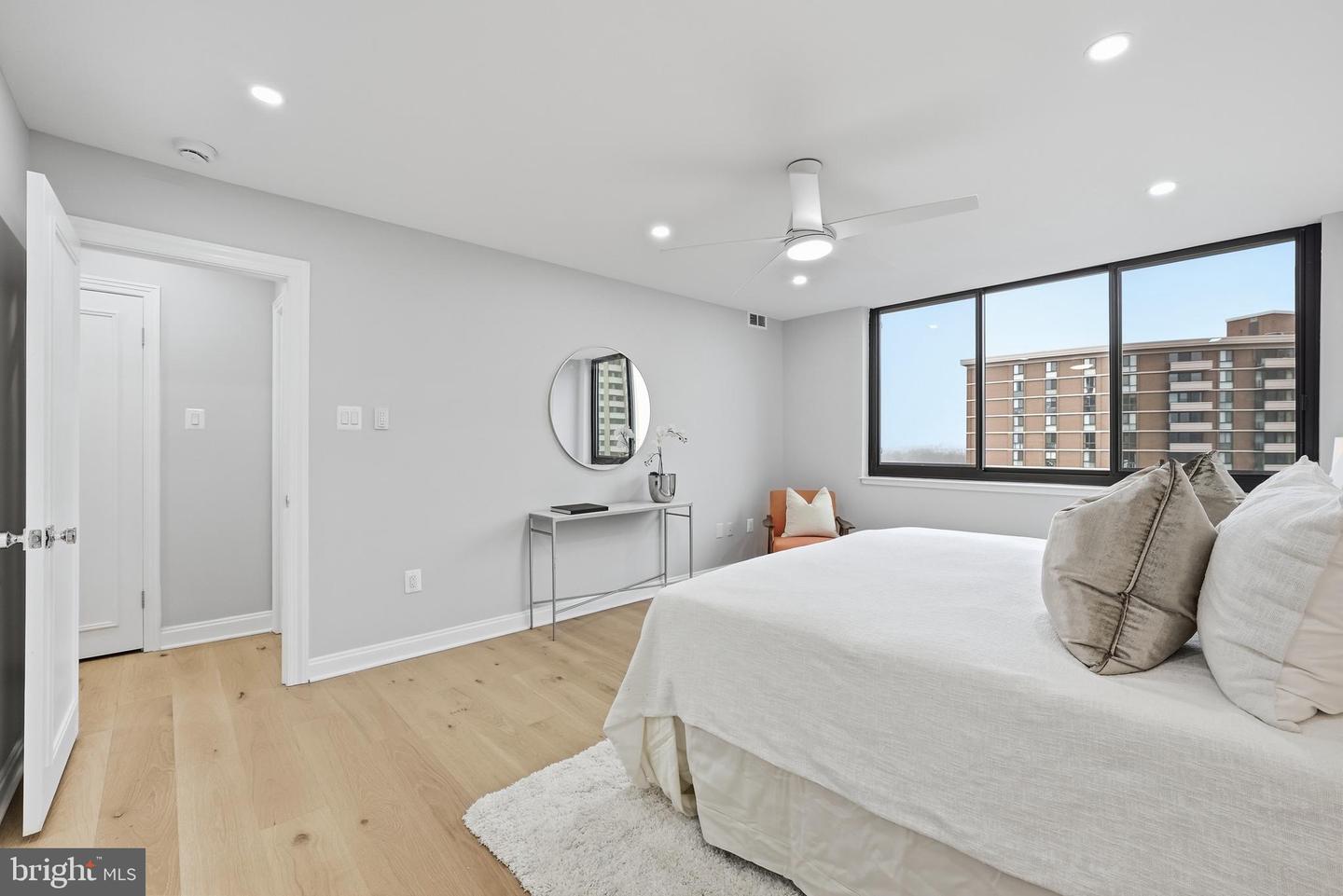 4550 N Park Ave #807 Property Photo 13