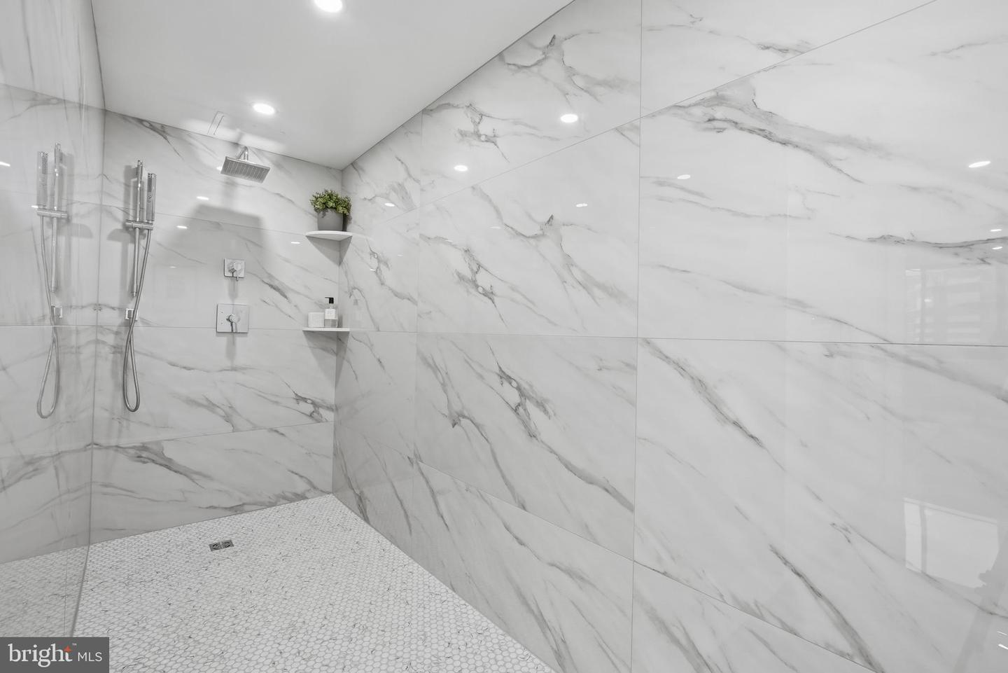 4550 N Park Ave #807 Property Photo 17