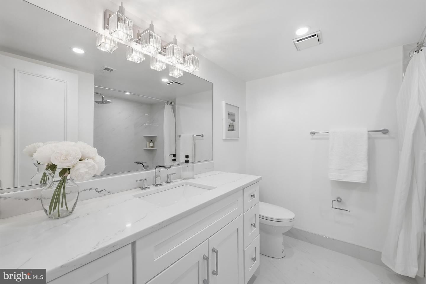 4550 N Park Ave #807 Property Photo 24