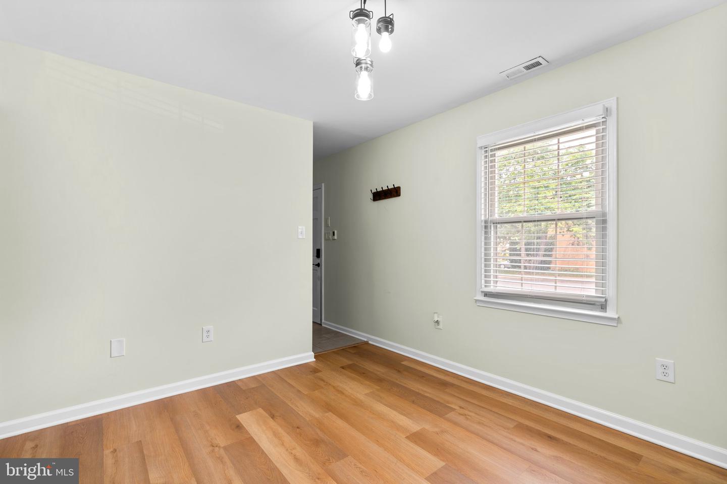 16 Cornerwood Ct Property Photo 12