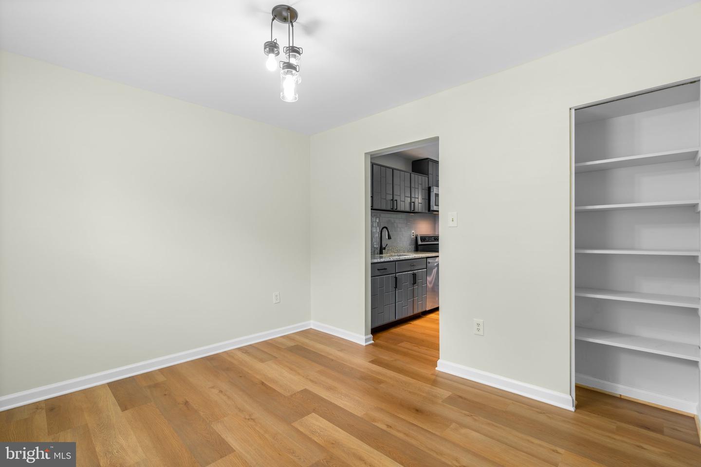 16 Cornerwood Ct Property Photo 13