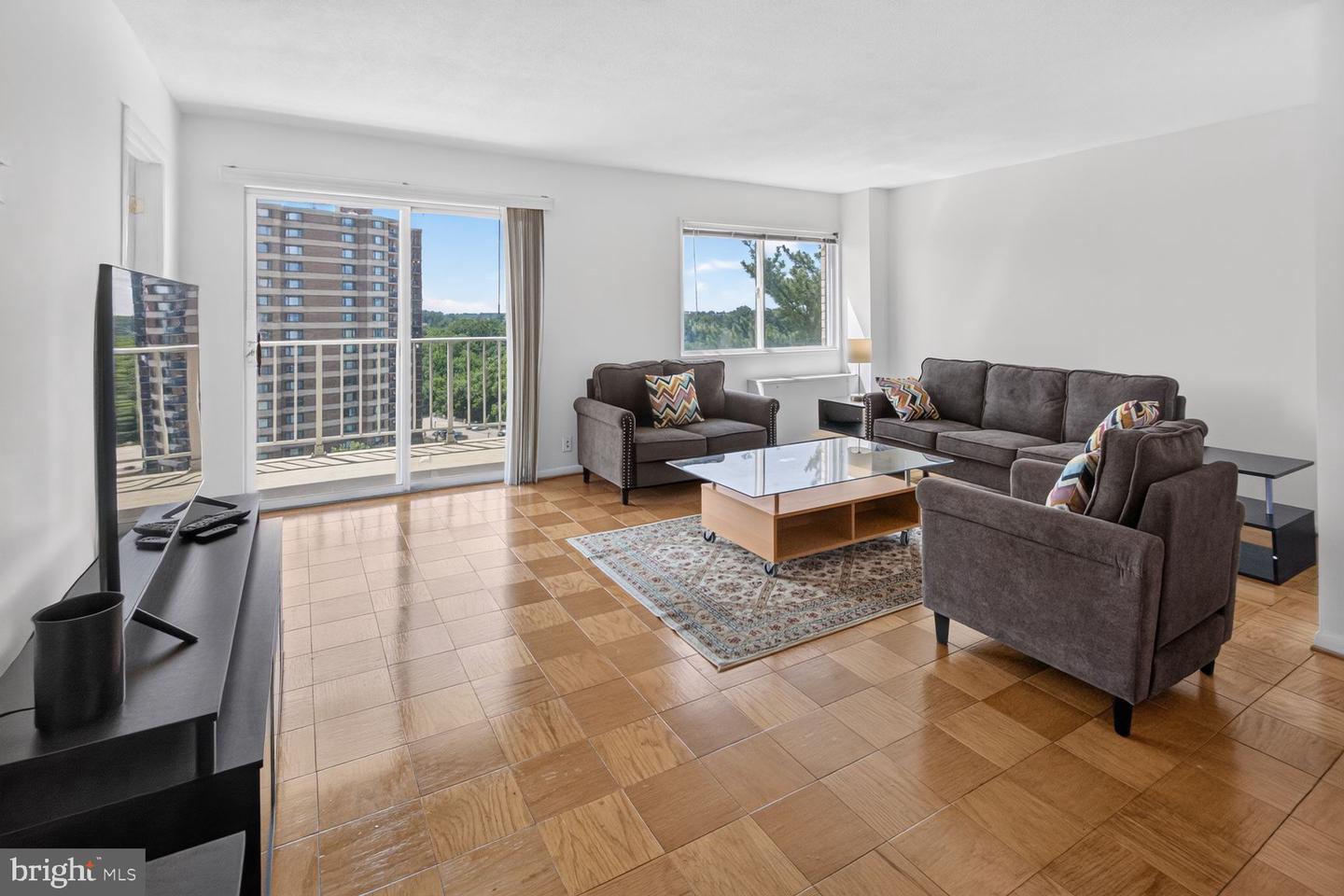 1121 University Blvd W #1013-b Property Photo 3
