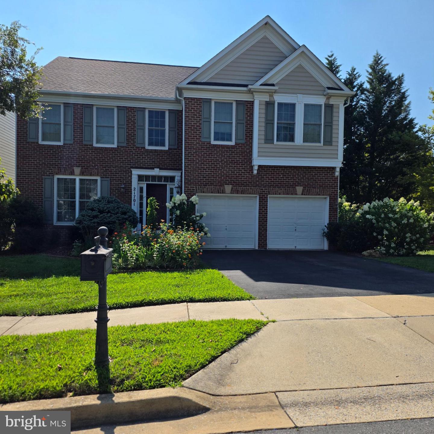 21701 Seneca Ayr Dr Property Photo 1