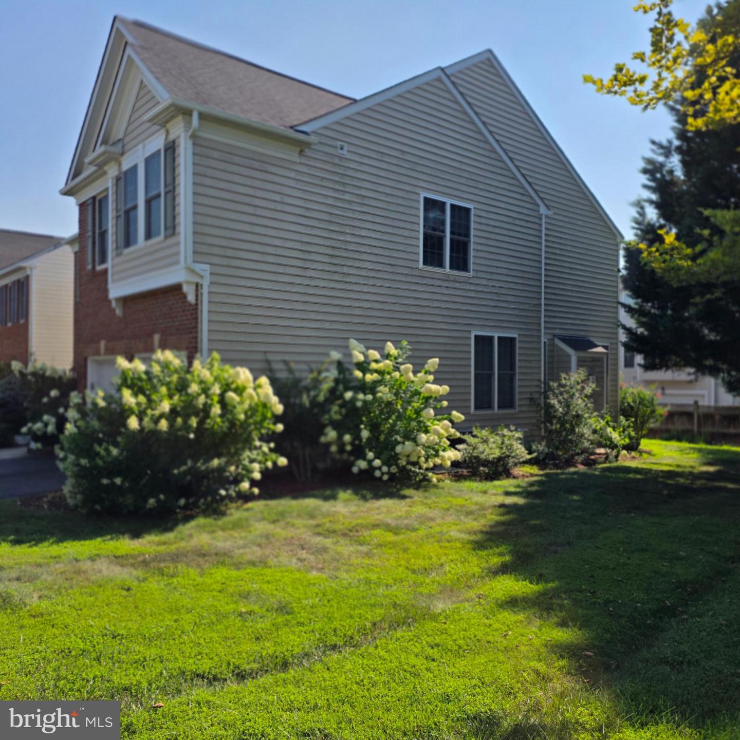 21701 Seneca Ayr Dr Property Photo 3