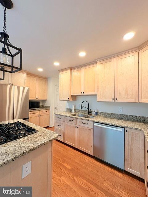 18514 Gingerbread Ln Property Photo 8